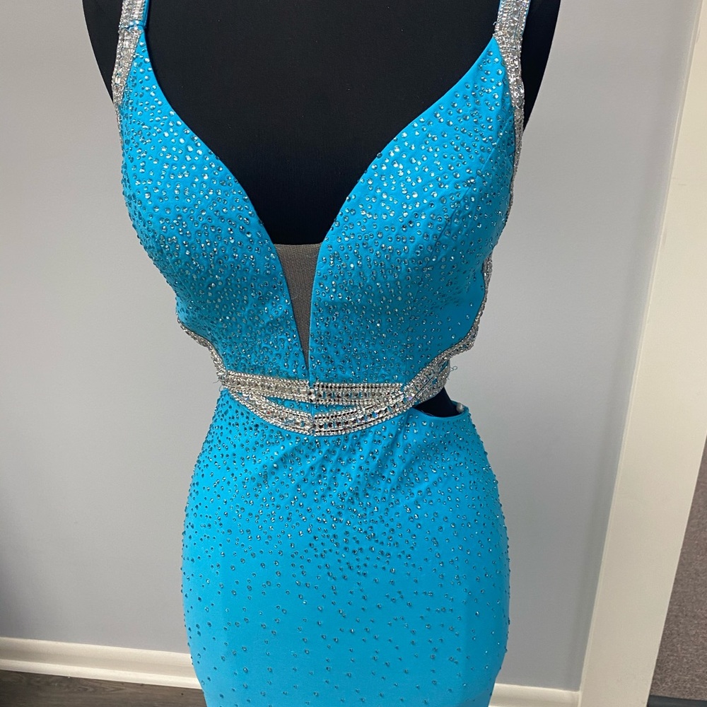 Prom Dress - Picture 2 of 4